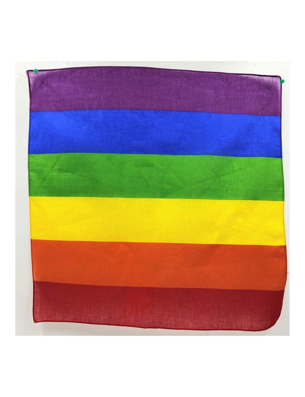 PRIDE - BAUMWOLLSCHAL MIT REGENBOGENFLAGGE PRIDE - BAUMWOLLSCHAL MIT REGENBOGENFLAGGE